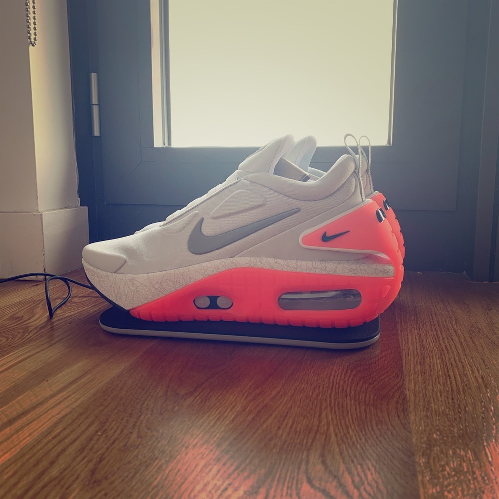 Nike Adapt autolace